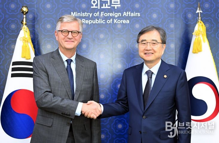 유엔 평화활동국 사무차장 접견