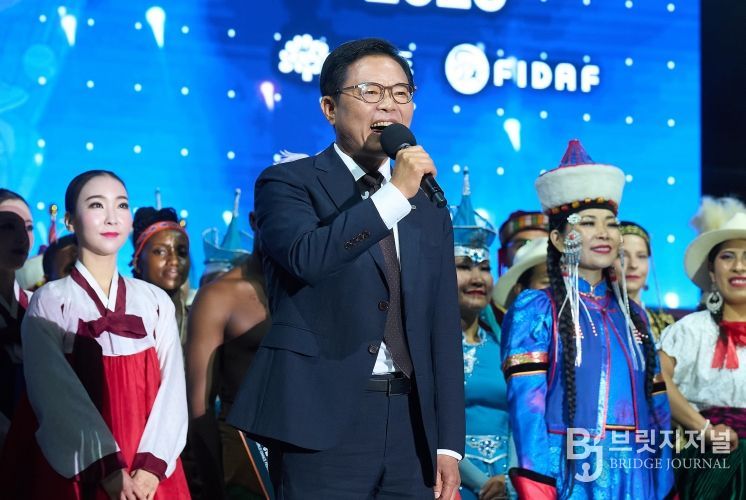 ‘천안흥타령춤축제 2025’ 폐막식이 28일 천안종합운동장 주무대에서 열리고 있다.