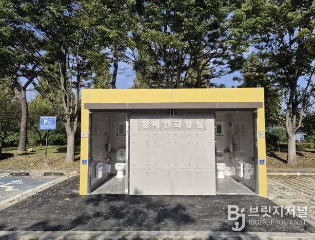 조성 완료된 신정호정원 느티나무 장애인화장실