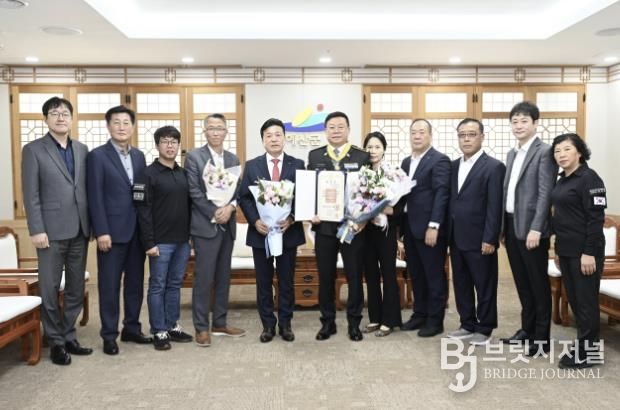 국민훈장 동백장 전수식 모습