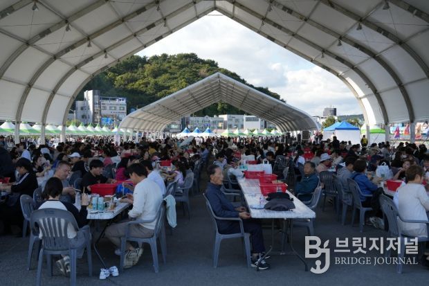32만명 방문하여 대한민국 최고의 수산물 축제