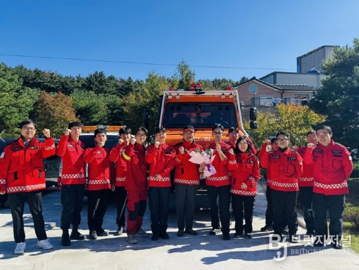 포항시는 가을철 산불조심기간을 맞아 28일 장성동 영덕국유림관리소 포항산림수련관을 방문해 산림청 산불재난특수진화대 대원들을 격려하고, 산불 예방과 대응을 위해 헌신하는 노고에 감사를 전했다.