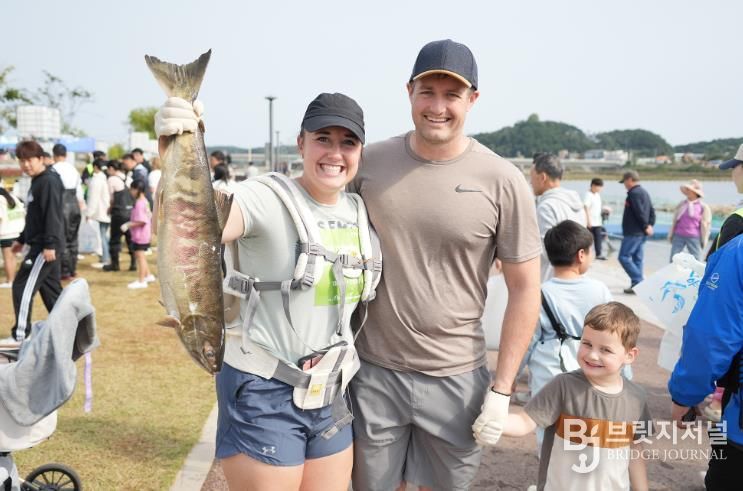 2025 양양연어축제 연어맨손잡기체험