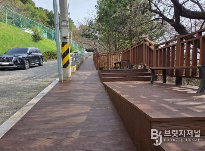 공중 목재데크길 조성완료