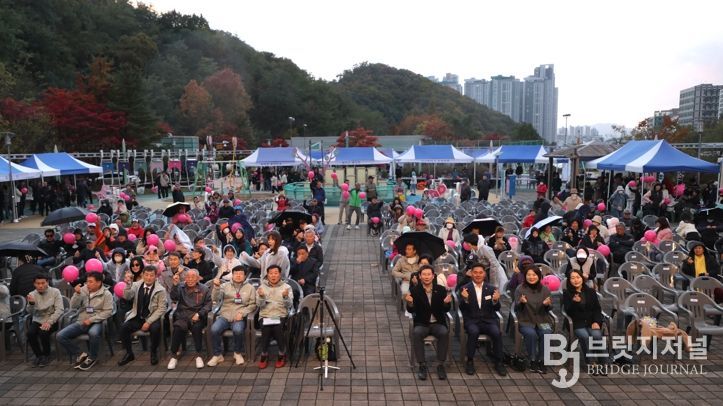 1일 기흥구 상하동에서 열린 '제10회 지속문화제'에 참석한 인사들의 모습