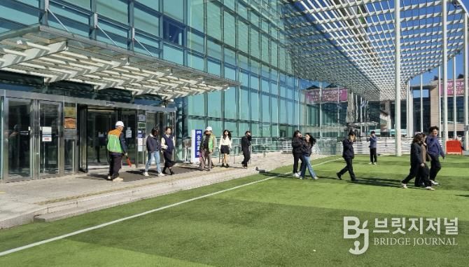 용인특례시가 지진발생 대비 통합지원본부 운영훈련을 진행했다.