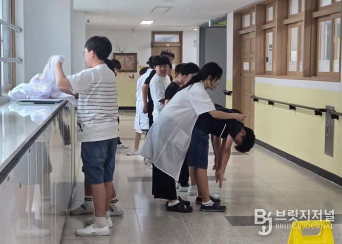 척추측만증 조기검진 현장 사진