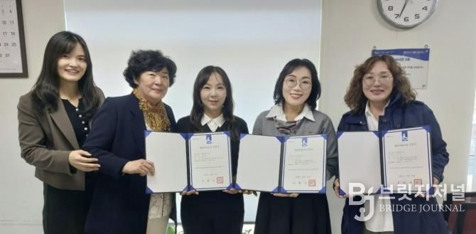 수원시 팔달구, 관내 어린이집 4개소에 '열린어린이집 재선정 지정서' 전달