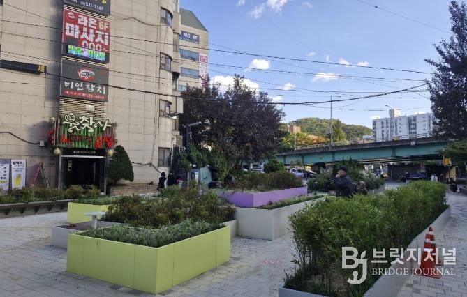 도심 속 휴게공간으로 변신한 방배쉼터 (사당역 14번 출구 앞)