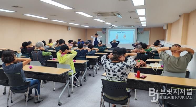 창원시 마산회원도서관,‘같이 걷는 책길 도서관’