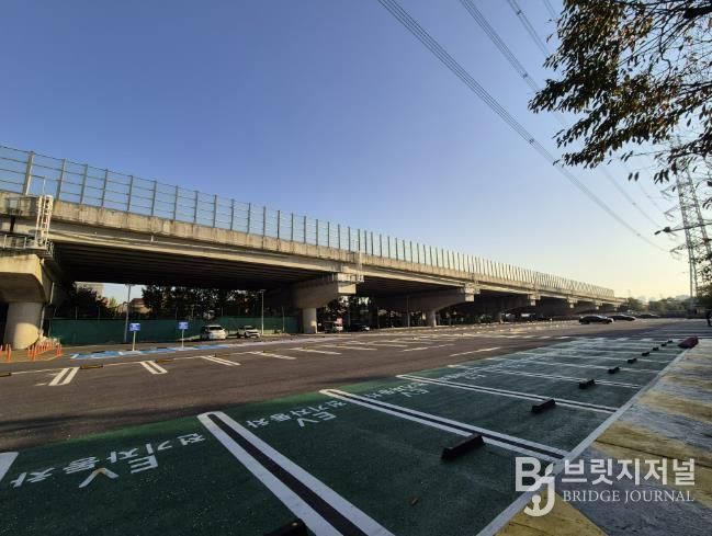 정왕동 체육공원 복개천 공영주차장