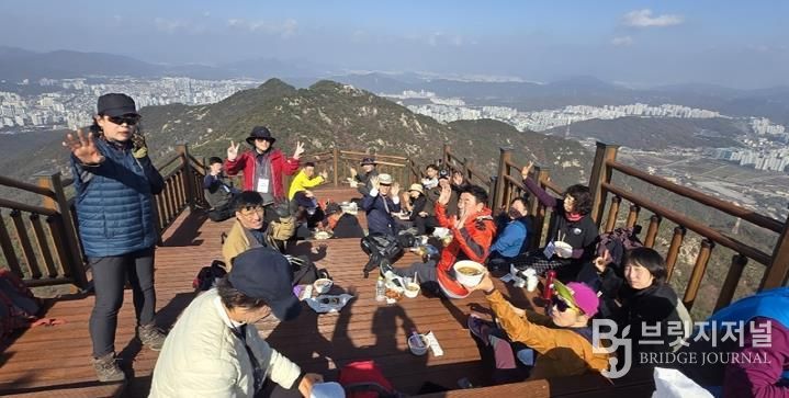 의정부시, 수락산 기차바위 전망대 및 쉼터 조성 완료…시민에 전면 개방