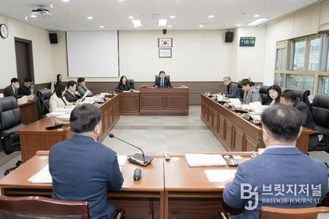 용인특례시의회 자치행정위원회, 행정사무감사 1일차