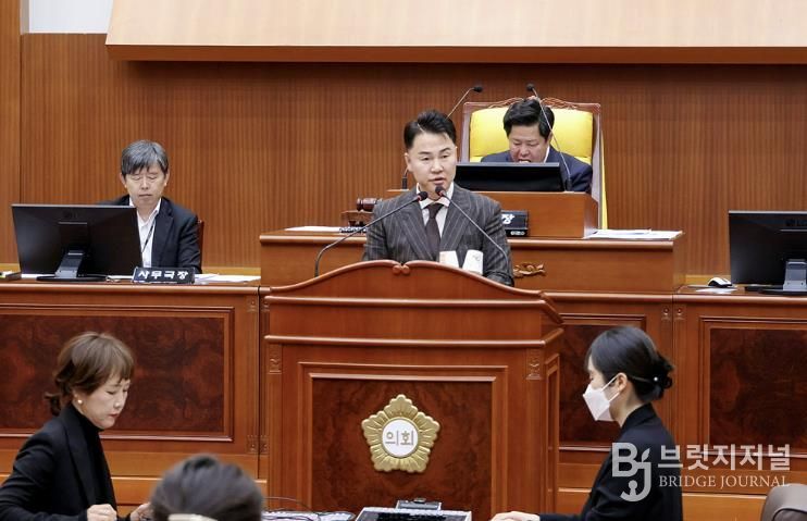 11월 17일 제348회 도봉구의회 정례회에서 시정연설 하는 오언석 도봉구청장