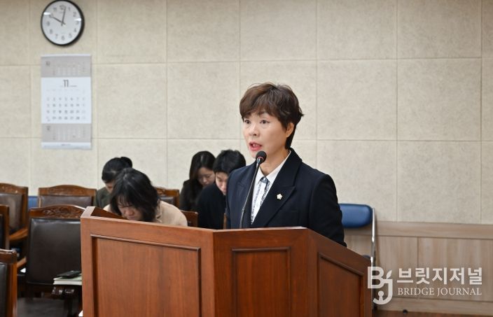 제290회 정례회 의회운영위원회 제1차 회의에서 제안설명 중인 김미희 의원 모습