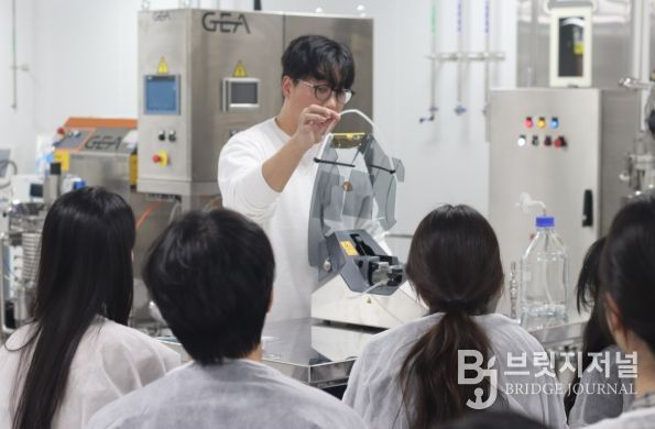 발효기 장비 설명 및 배양 공정 교육 모습