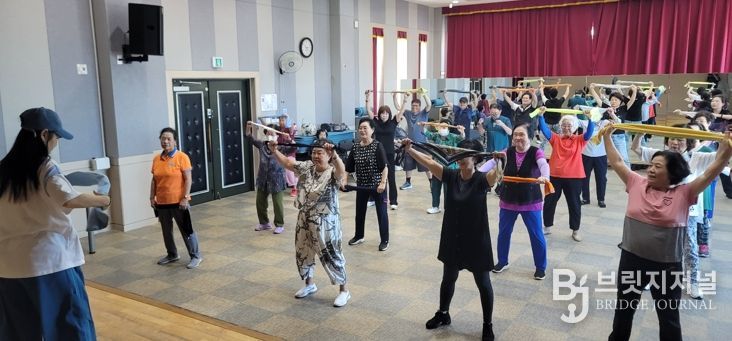 오이도문화복지센터, 시니어 근력보강 프로그램 성료…“튼튼한 나, 활기찬 시니어” 큰 호응