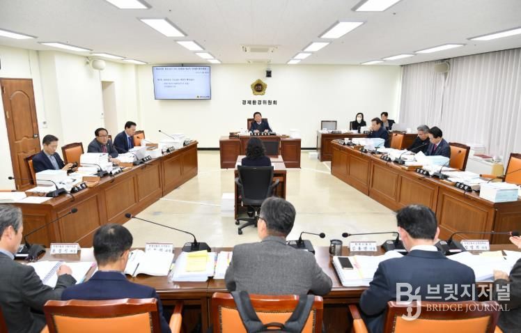 경상남도의회 경제환경위원회, 내년 예산안 심사… 정책 효과·재정 건전성 점검 강화