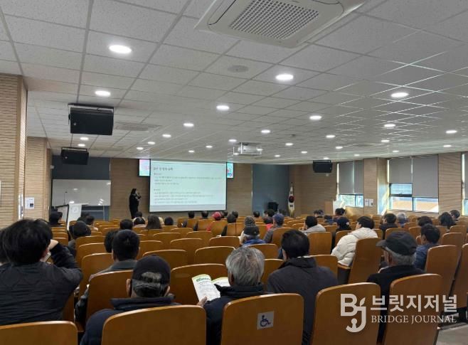 3일 밀양시 농업인교육관에서 열린 신기술보급 시범사업 평가회