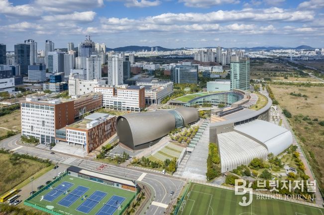 인천글로벌캠퍼스 전경-2012년 한국뉴욕주립대 개교를 시작으로 현재 5개 외국대학 공동 캠퍼스이다