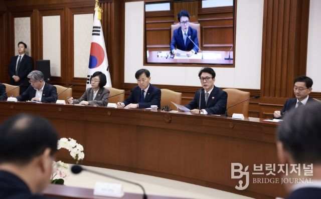 김민석 국무총리가 10일 세종대로 정부서울청사에서 열린 국가정책조정회의를 주재, 모두발언을 하고 있다.(국무조정실)