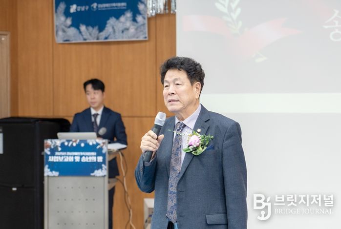 9일 ‘2025년 강남장애인 가족지원센터 사업보고회’에서 이호귀 의장이 축사를 하고 있다.