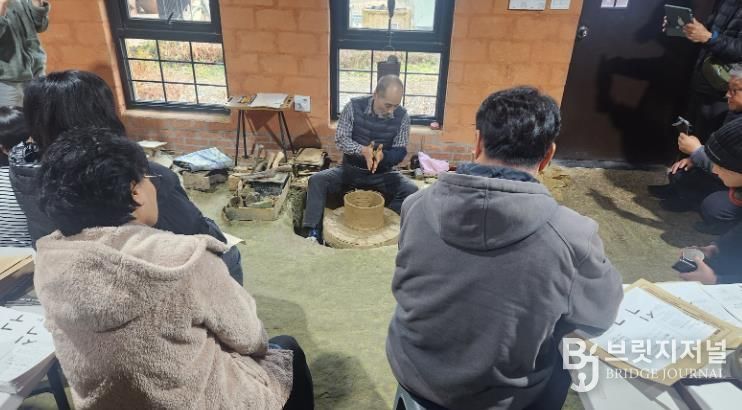 전북특별자치도 무형유산 진안고원형옹기장 공개시연회 개최