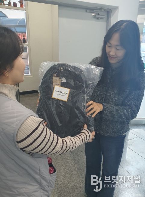 남해군 드림스타트, 초등학교 졸업 축하선물 전달