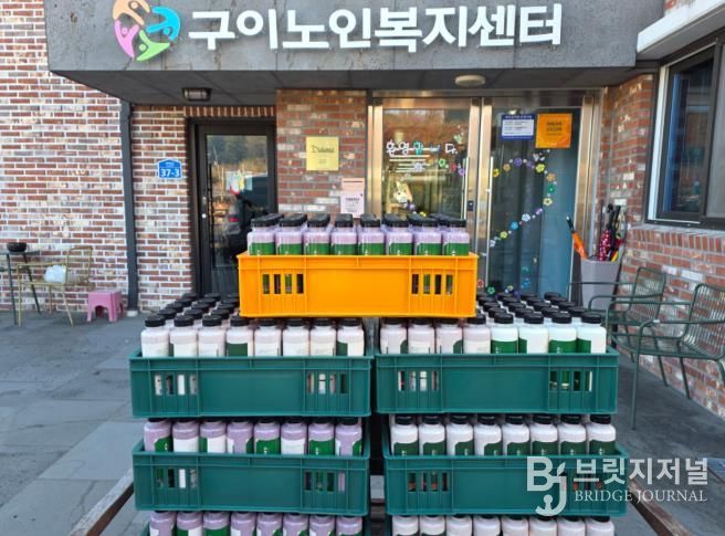 완주 구이노인복지센터 돌봄 어르신 요구르트 나눔