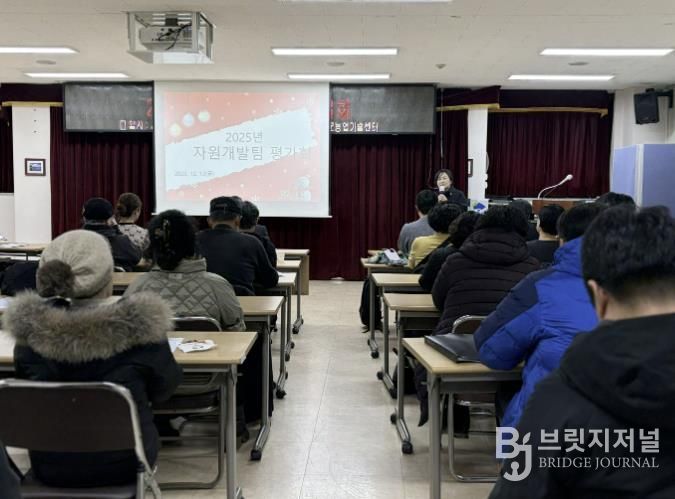 격려인사를 하고 있는 농업기술센터 주성혜 소장