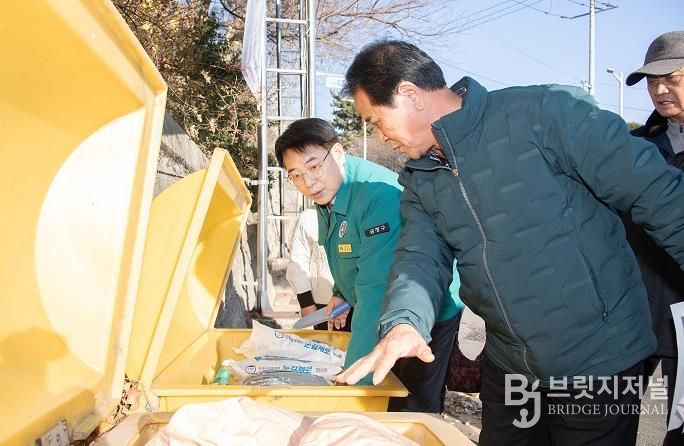 윤일현 부산 금정구청장, 동절기 민생 안정을 위한 현장 방문