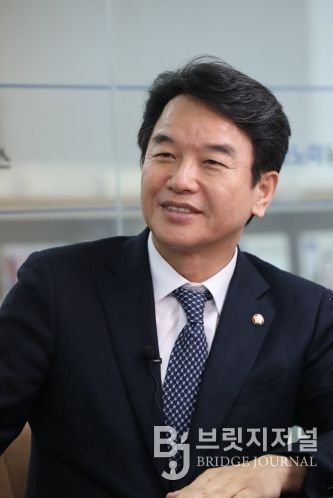 더불어민주당 문진석 국회의원(충남 천안시갑, 재선)