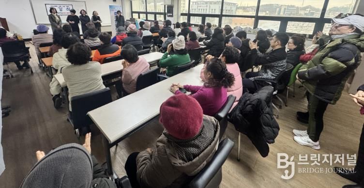 성인문해교육의 모범, 충주열린학교, 성인학습자와 함께한 2025년 알찬 교육성과 결실