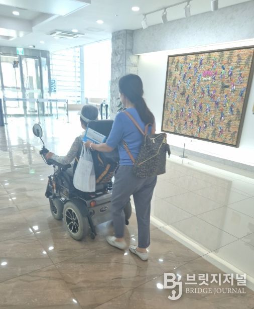 2026년에도 어르신 병원 동행 서비스 지속 시행