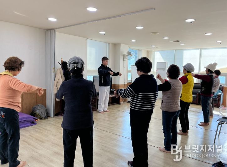 노인종합복지관 3개소(김해·동부·서부), 노년사회화교육프로그램