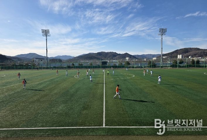 보성군, 2026년 동계 전지훈련지 최적지로 부상_보성군에서 5개의 축구팀이 전지 훈련을 하고 있다