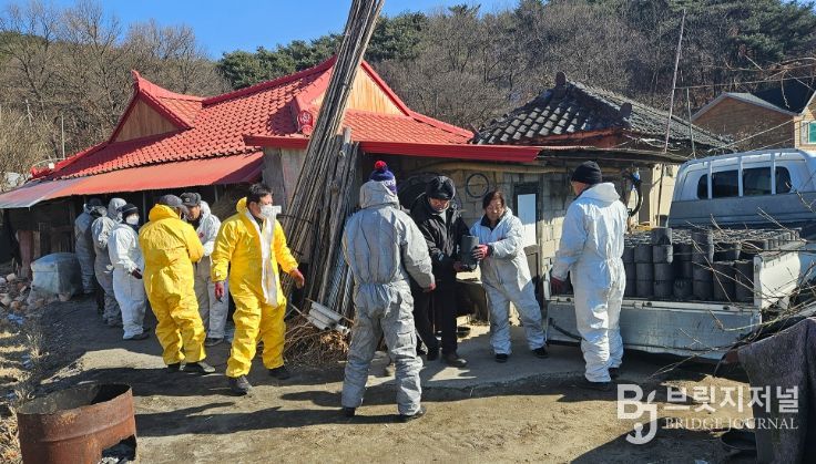 서산 베이비부머 봉사단, 부석면에 연탄 800장 기탁 및 배달 봉사