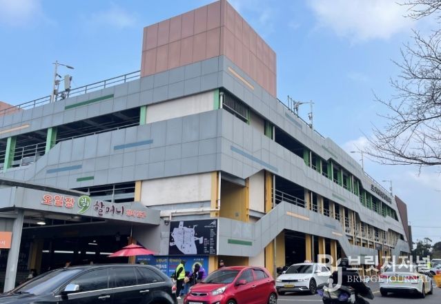 제주시민속오일시장 주차장