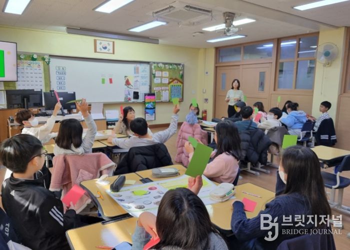 초등 고학년을 대상으로 디지털 윤리교육이 진행되고 있다.