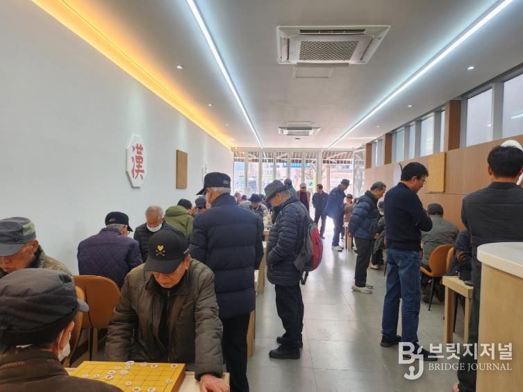 탑골 어르신 문화 놀이터 모습