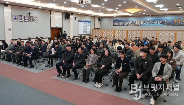 나주시, 3월 정례조회 개최…지역 발전 헌신 시민과 단체 표창