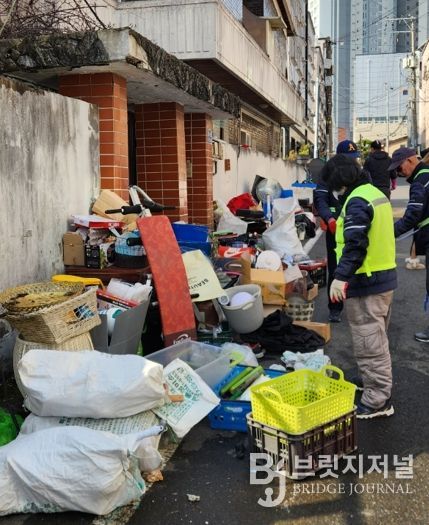 대전 중구, 저장강박 의심 사망자 어르신 가구 주거환경 정비 실시