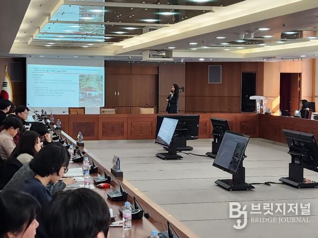 도봉구 직원들이 재난 대응 실무자 역량강화 교육을 듣고 있다.