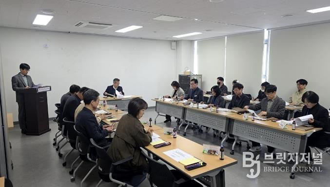 하천‧계곡 불법점용 시설 정비 대책 TF팀 회의 진행 사진