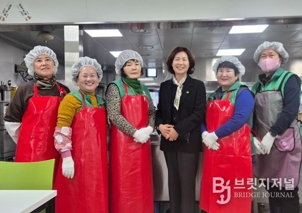 새마을지도자경산시부녀회, 사회복지관 배식 봉사 펼쳐따뜻한 한 끼, 마음의 온기 나누는 배식 봉사