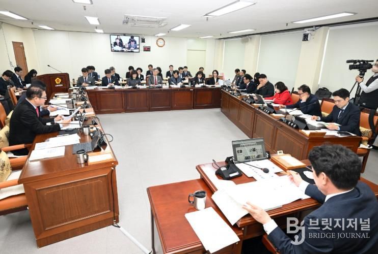 경남도의회 교육위원회, 교육지원청 운영부터 학교 현안까지…교육 정책 전반 점검