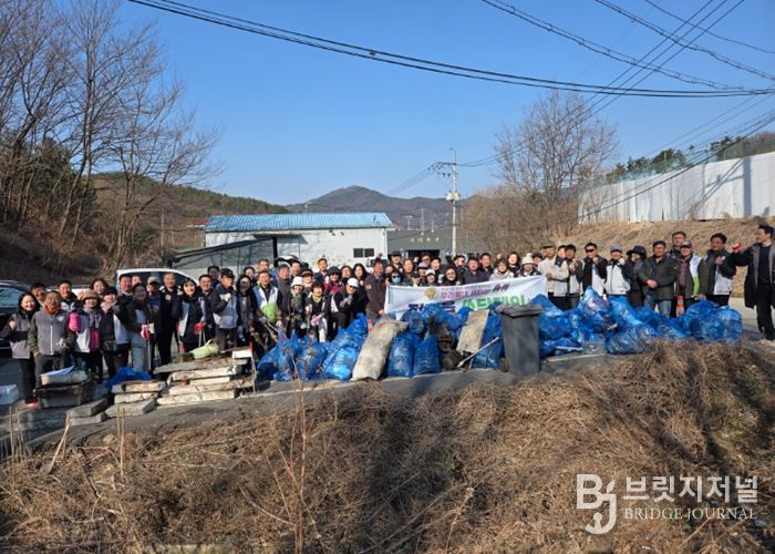 진접읍 이장협의회, 연평리 일대 ‘우리동네 새단장 쓰담데이’ 환경정화 활동 전개
