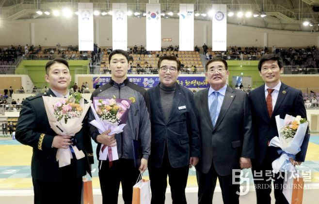 표창 수여 사진