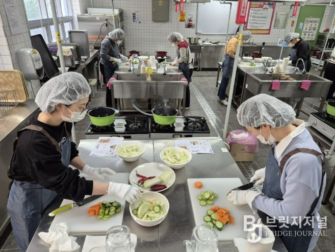 화성오산교육지원청, 신규 조리종사자 조리실습으로 학교급식 현장 적응 지원