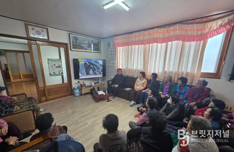 고흥군, 봄철 주민 대상 산불 예방 교육 실시 (1) - 지난 20일 과역면 내로마을 산불예방 교육